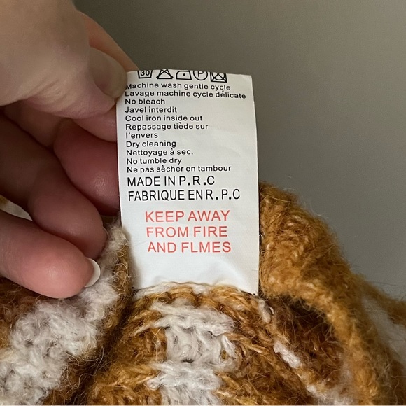 French knit sweater. New. Size small/medium. - Picture 4 of 5